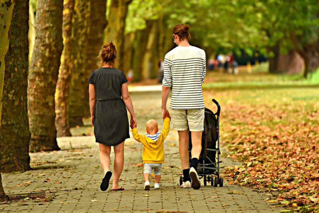 How-to-Fold-a-Baby-Stroller